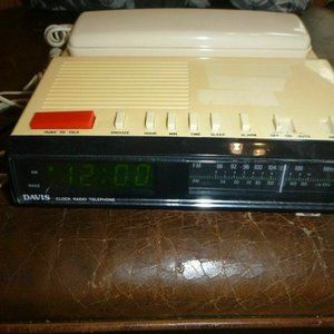 Vintage DAVIS AM/FM Clock Radio Telephone Model No. TR-303 - Made in Hong Kong
